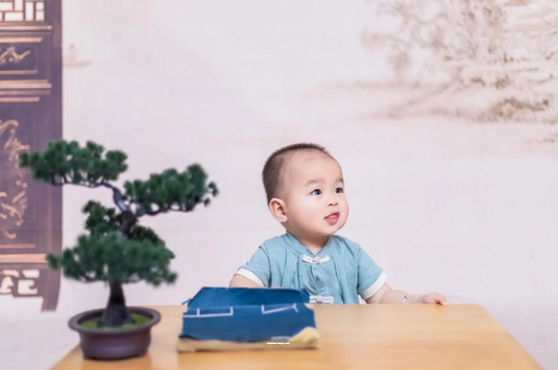 包头满月宝宝放屁臭 包头满月宝宝放屁臭